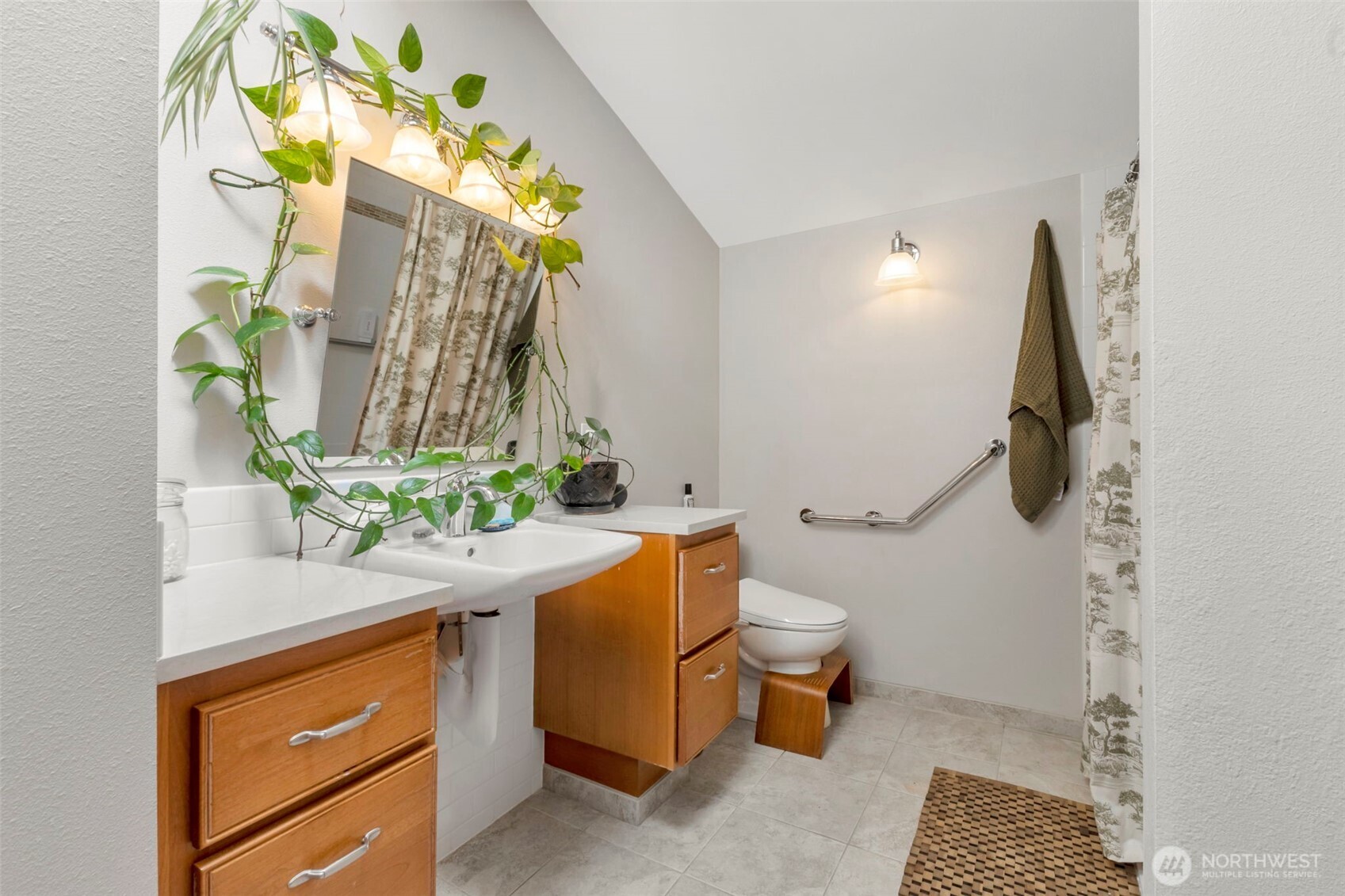 5811 Vickery Avenue Property Photo 17