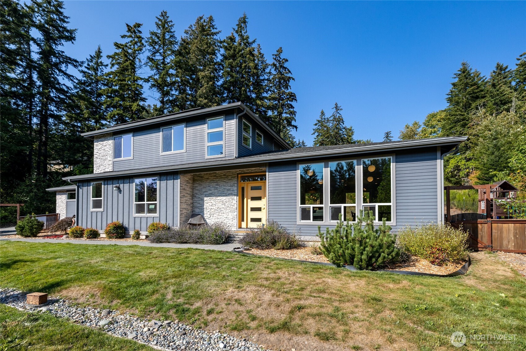 689 Chuckanut Drive Property Photo 5