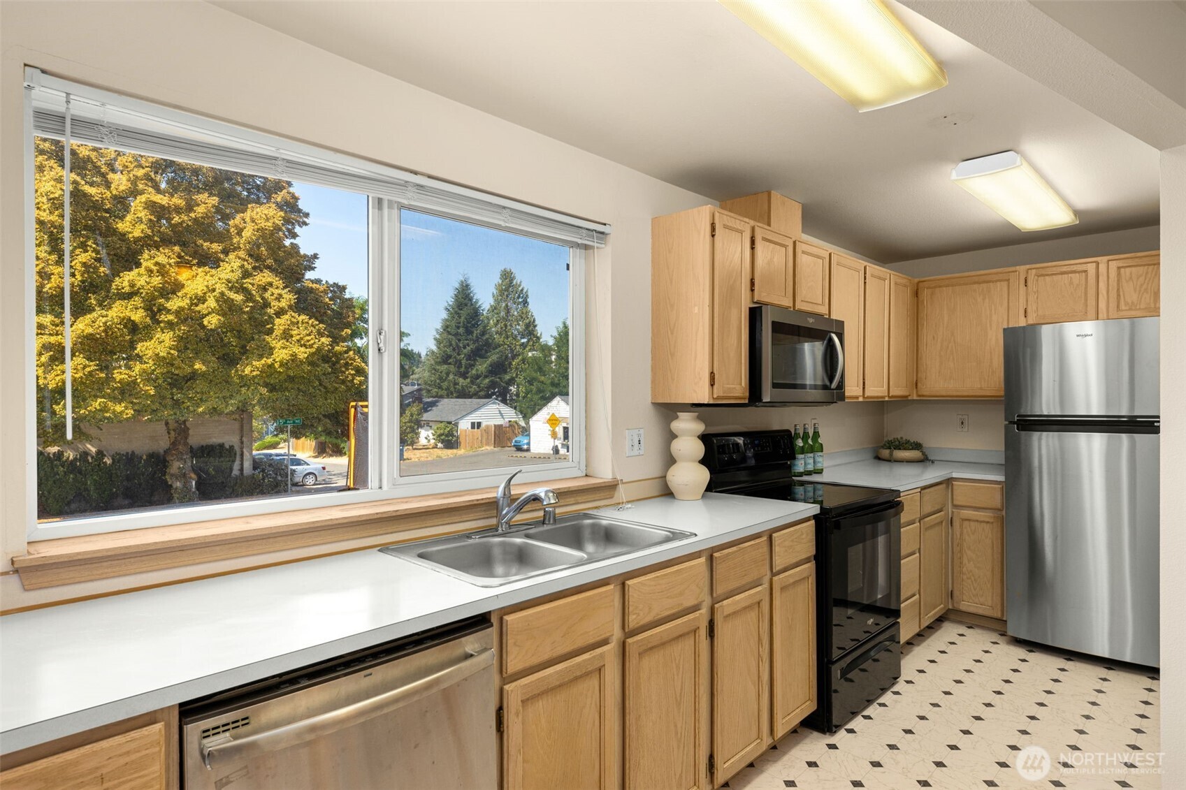 12056 15th Avenue 201 Property Photo 9