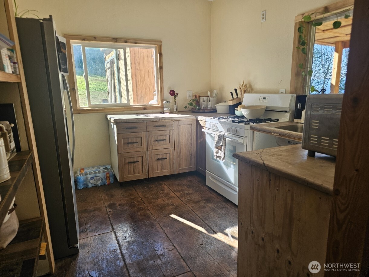 218 Bowen Road 84 Property Photo 22
