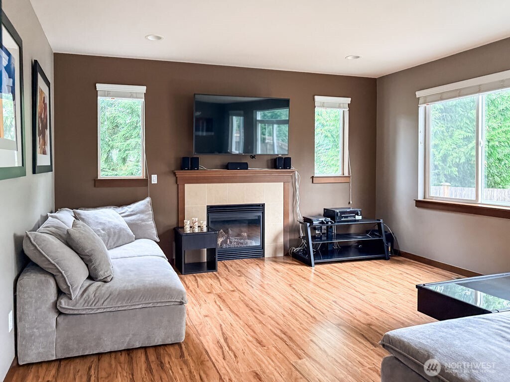 2824 93rd Place Property Photo 2