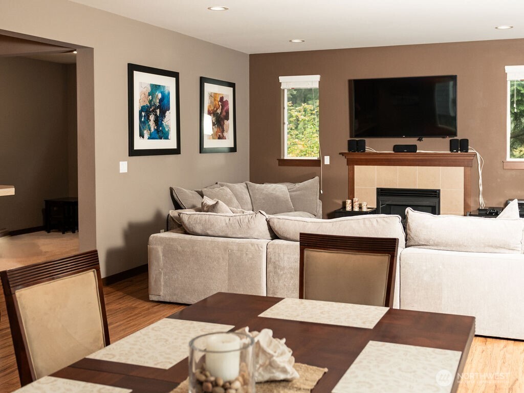 2824 93rd Place Property Photo 3