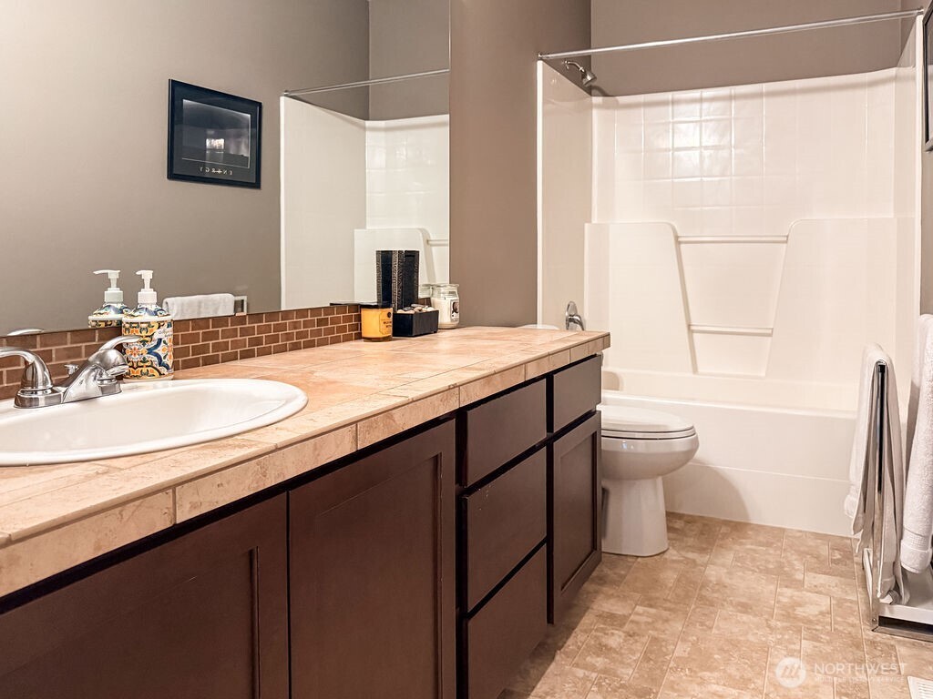2824 93rd Place Property Photo 16
