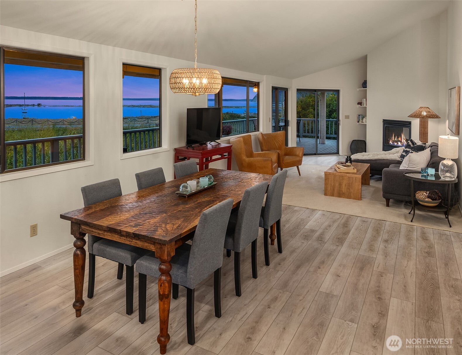 2682 Sunlight Beach Road Property Photo 7