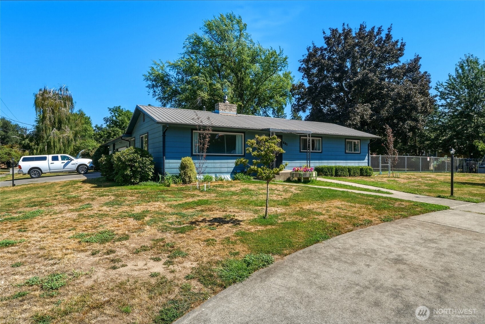 601 Coppei Avenue Property Photo 2