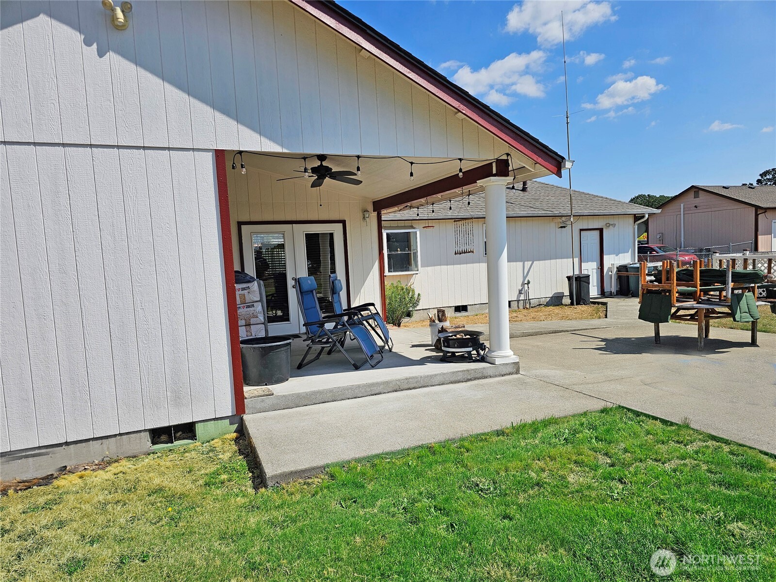9214 Applegate Loop Property Photo 4