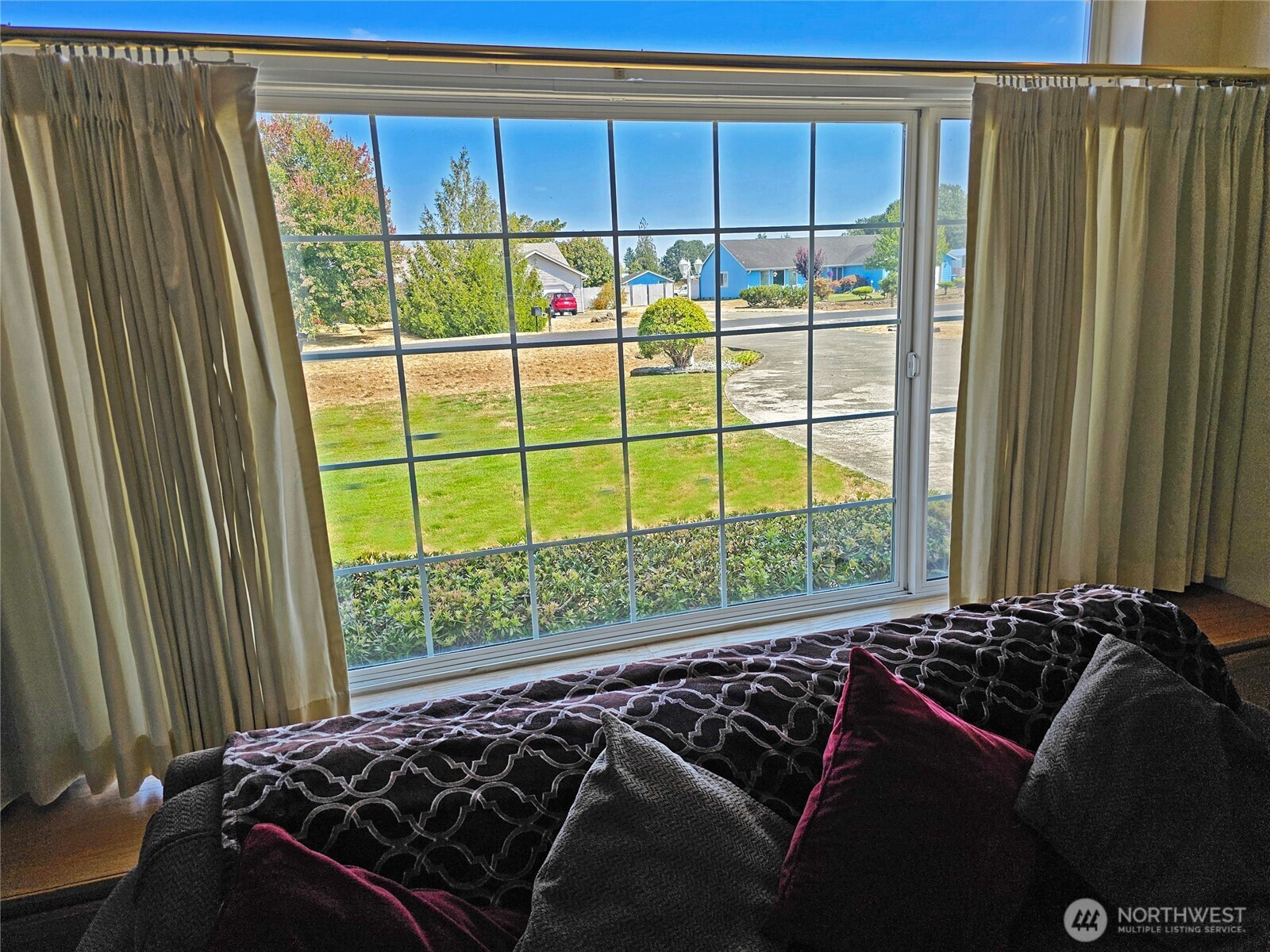 9214 Applegate Loop Property Photo 7