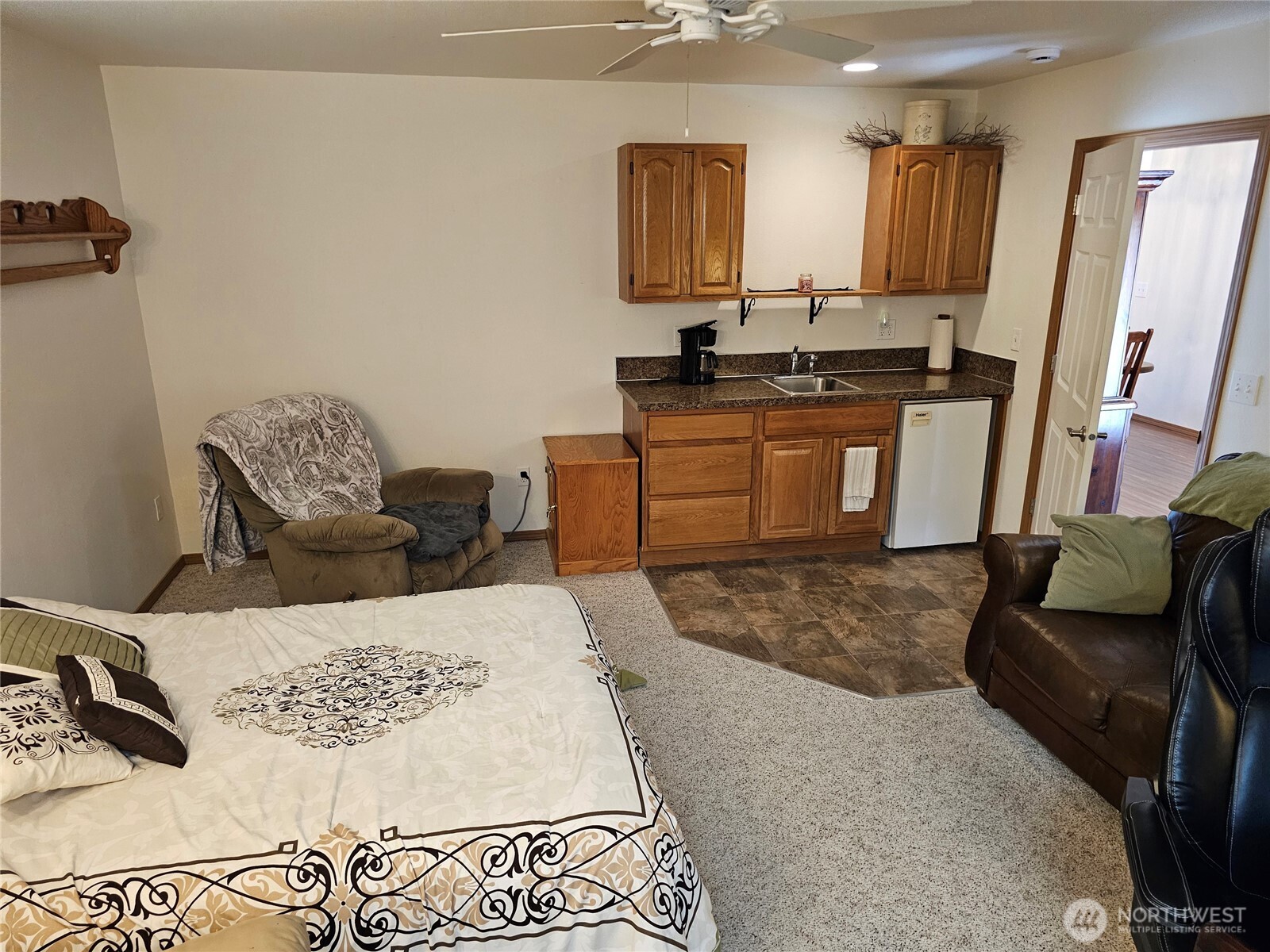 9214 Applegate Loop Property Photo 14