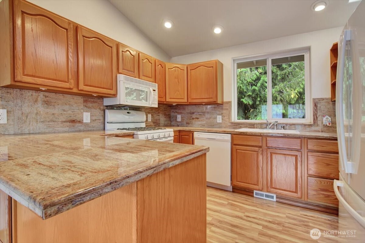 14114 Beverly Park Road A Property Photo 16