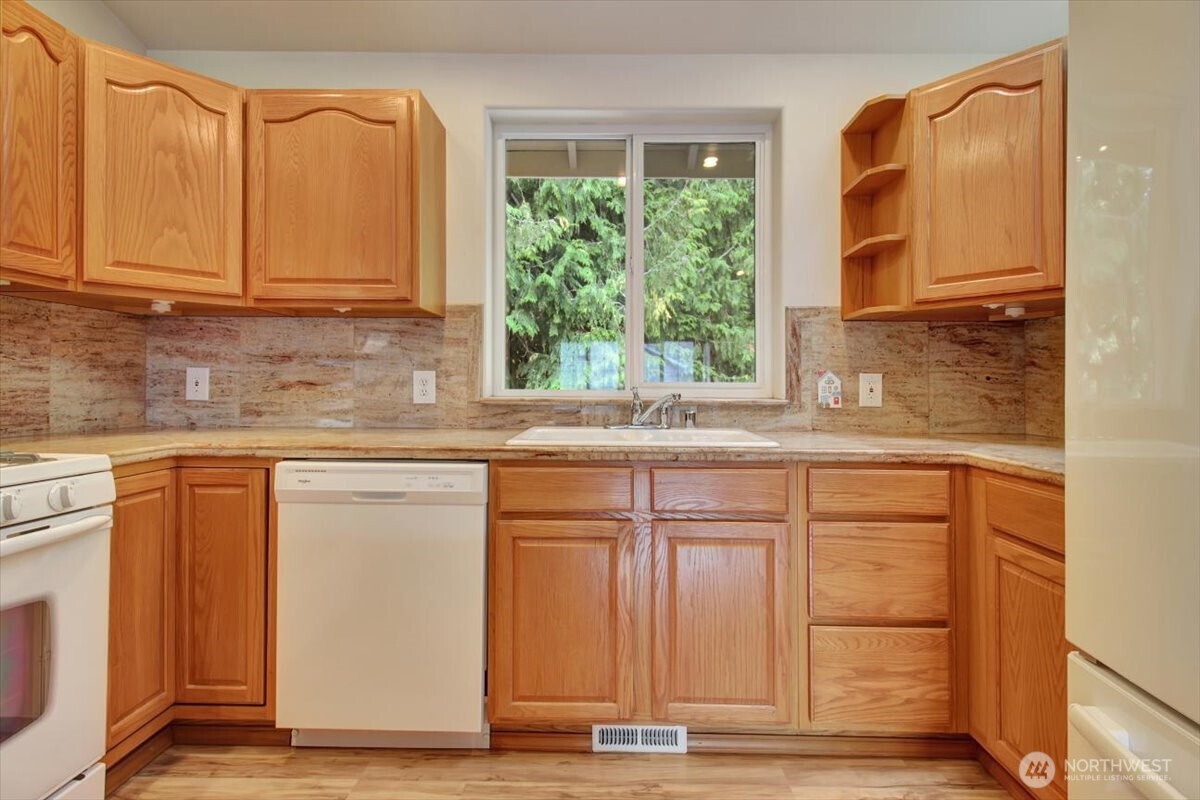 14114 Beverly Park Road A Property Photo 19