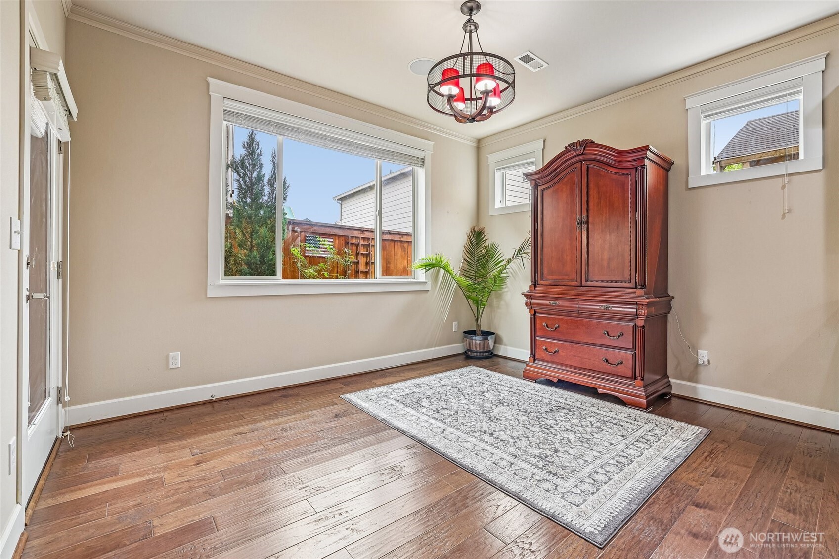 10015 1st Street Property Photo 7