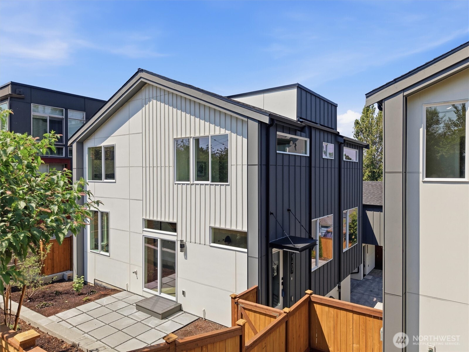 1407 29th Avenue Property Photo 1