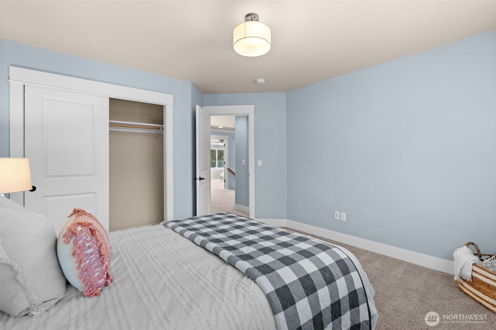 904 7th Court Property Photo 33