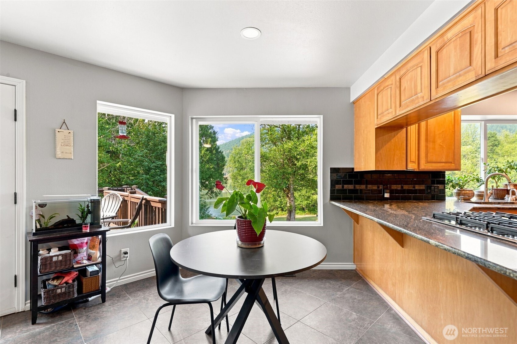 21058 Estate Drive Property Photo 10