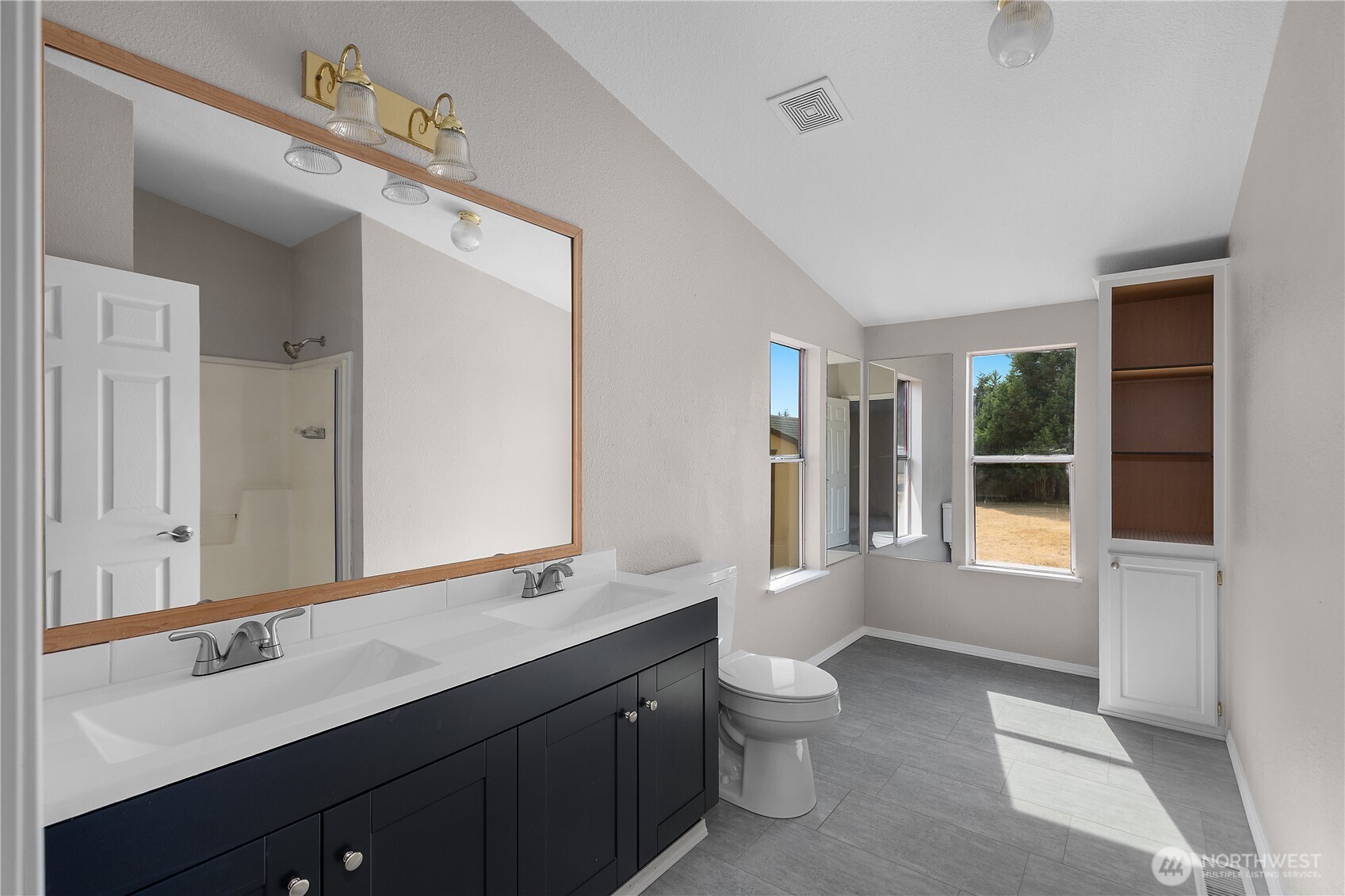 18032 Meyer Lane Property Photo 9