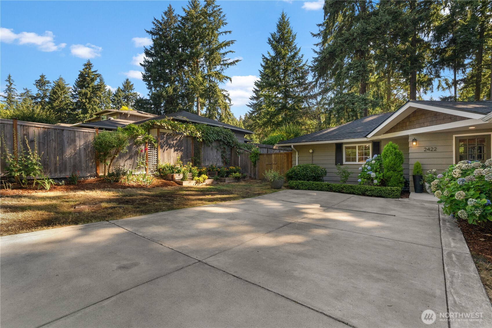 2422 126th Avenue Property Photo 3