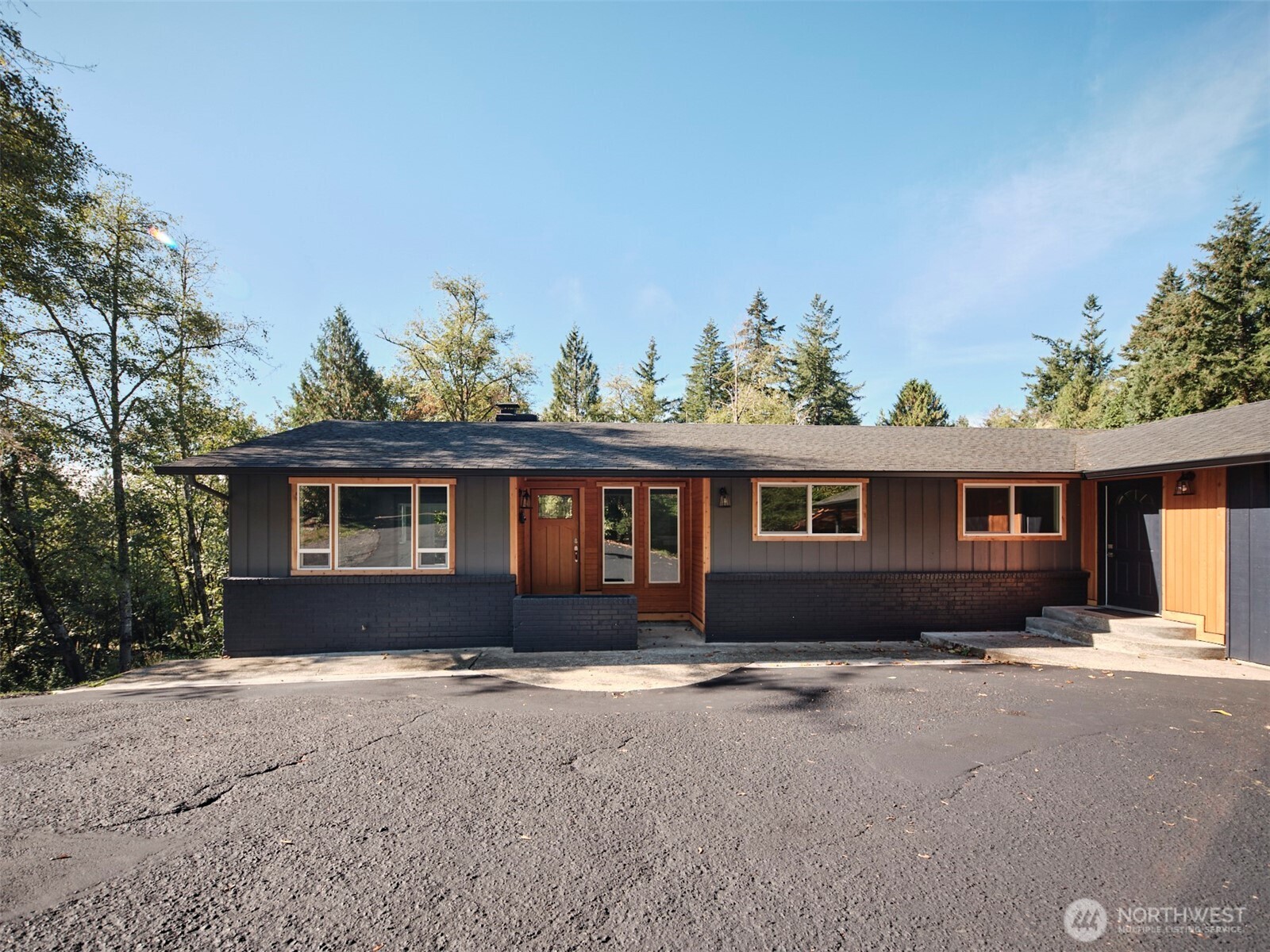 209 Sunset Drive Property Photo 1