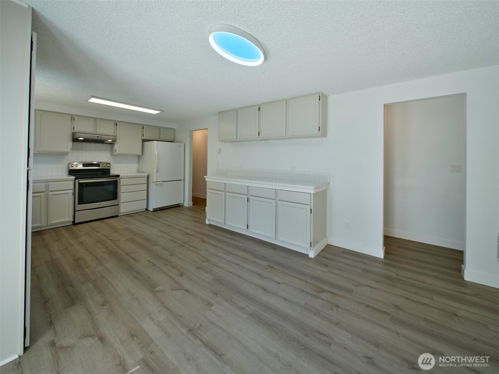 209 Sunset Drive Property Photo 6