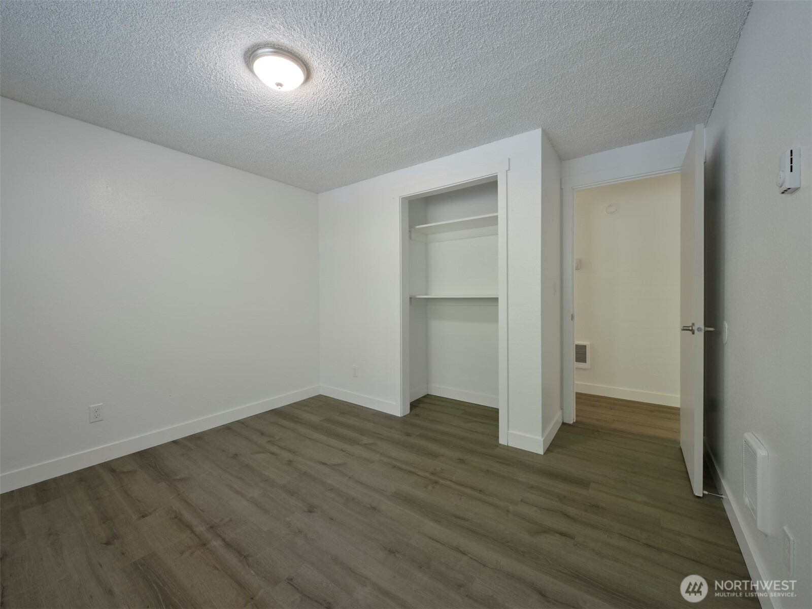 209 Sunset Drive Property Photo 8