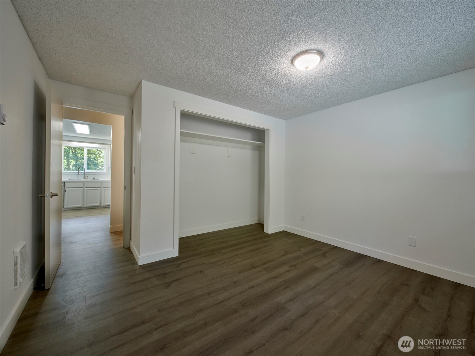209 Sunset Drive Property Photo 13