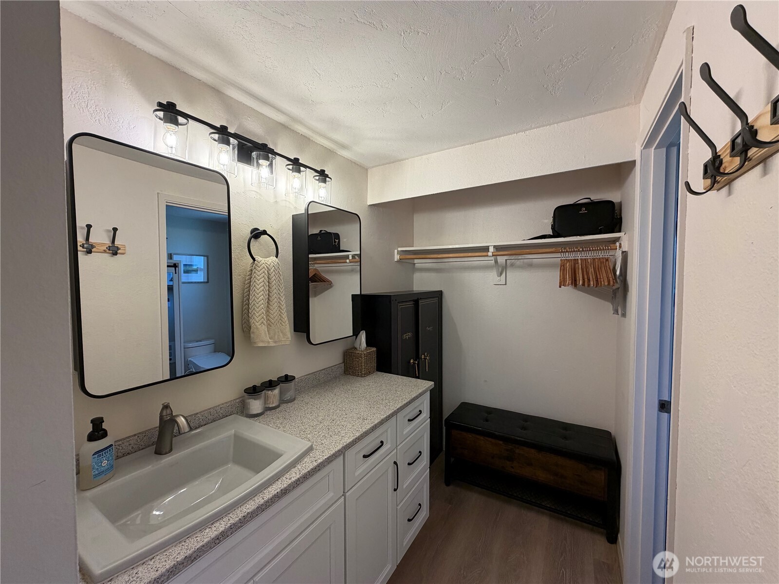 222 G L Shake Road Property Photo 23