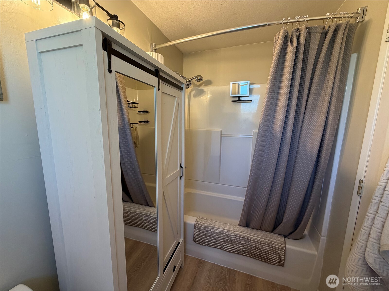 222 G L Shake Road Property Photo 25