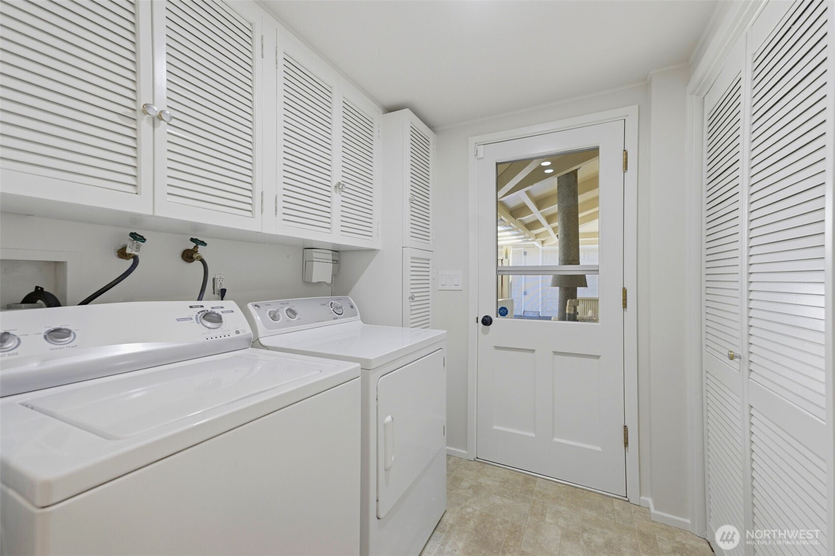 8522 43rd Street Property Photo 27