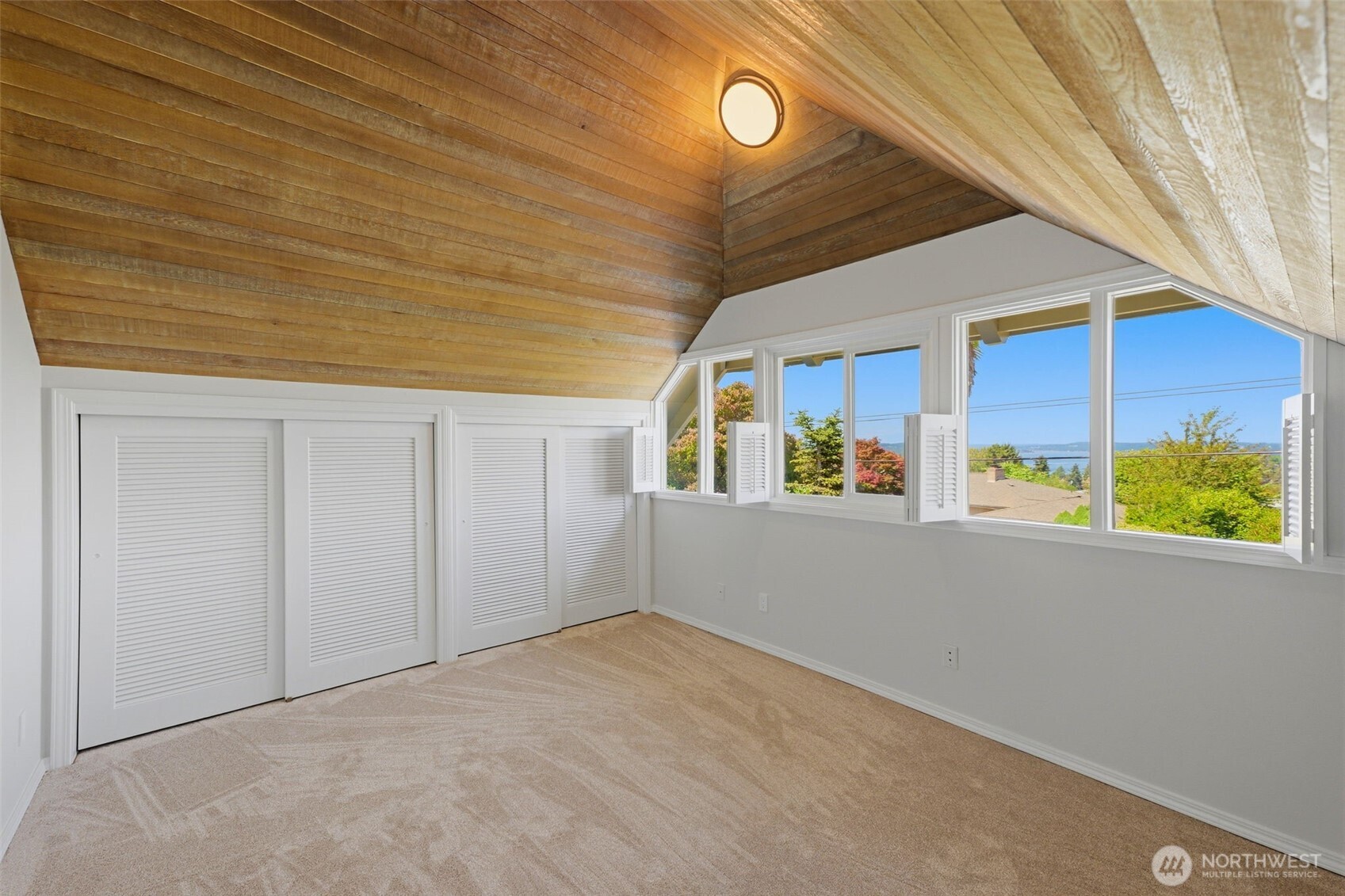 8522 43rd Street Property Photo 29