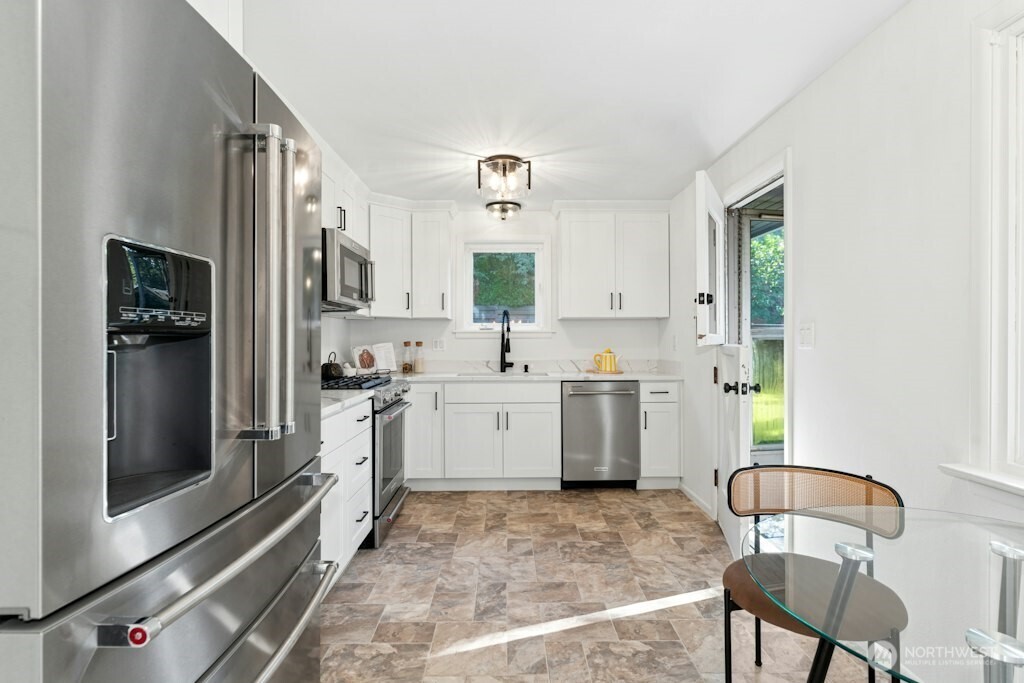 18989 Marine View Drive Property Photo 10