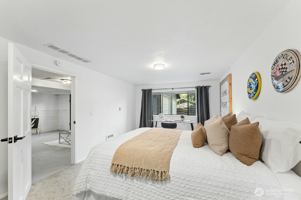 18989 Marine View Drive Property Photo 24