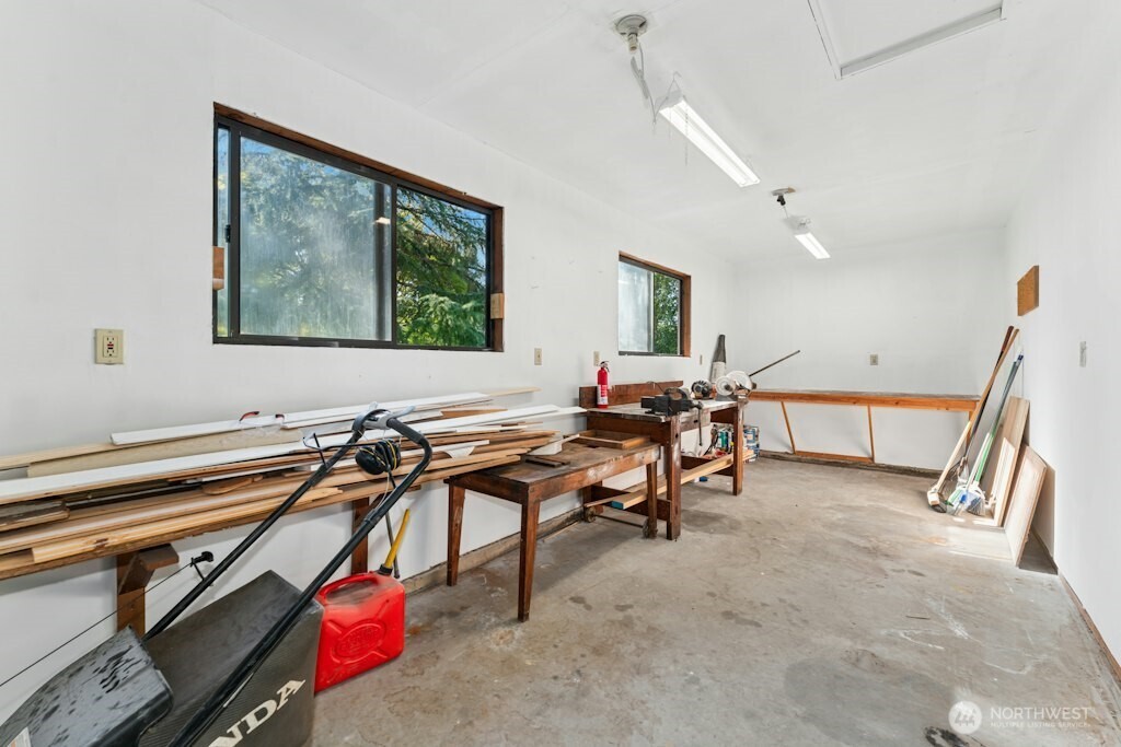 18989 Marine View Drive Property Photo 29