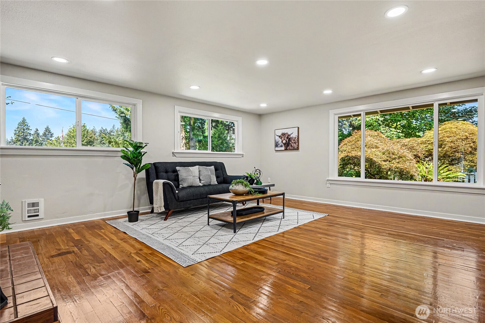 1121 Military Road Property Photo 14