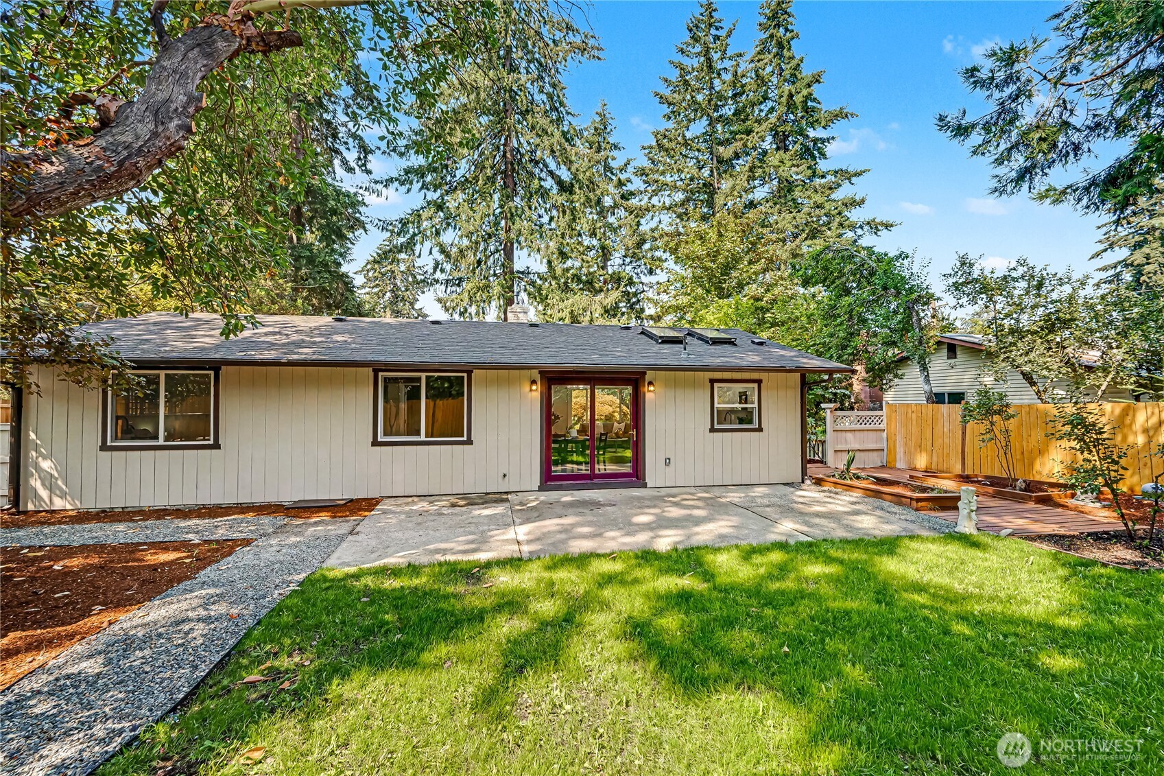 1121 Military Road Property Photo 25