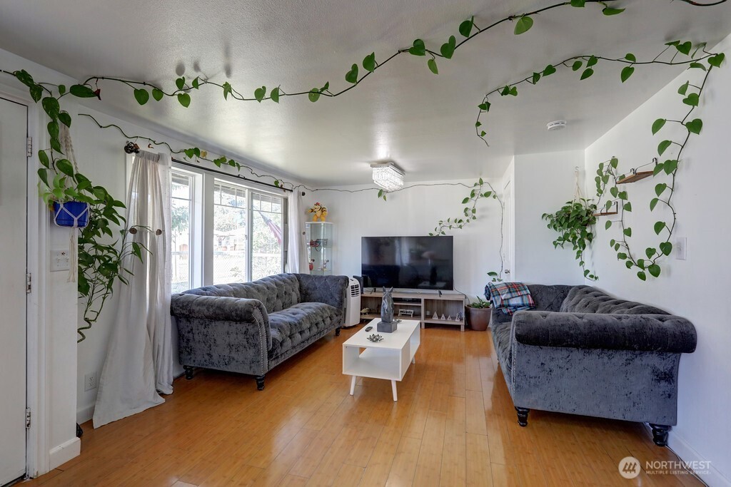 1010 D Street Property Photo 4