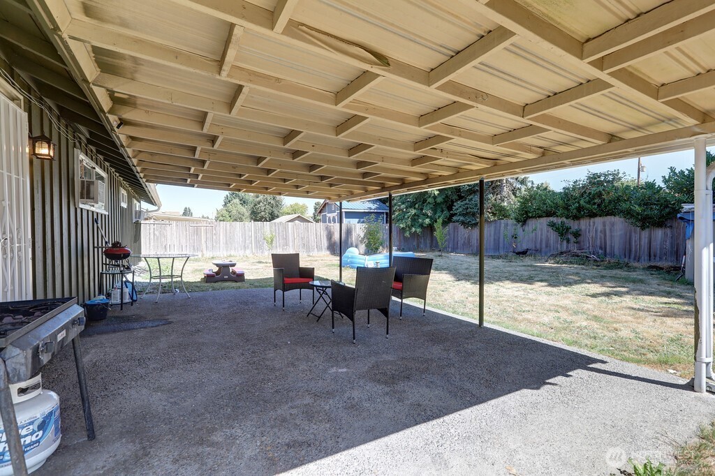 1010 D Street Property Photo 12