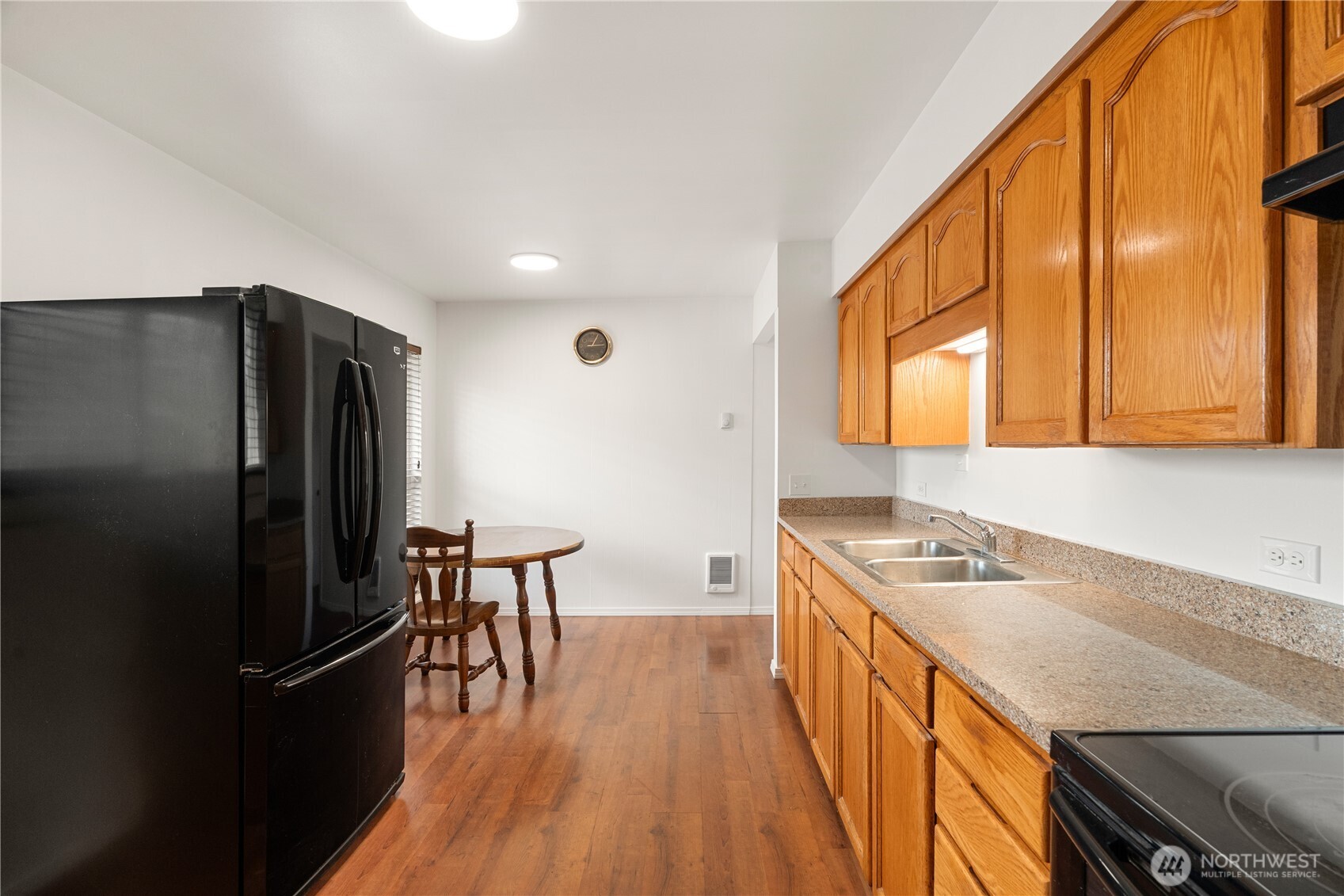 1206 E Park Avenue Property Photo 6