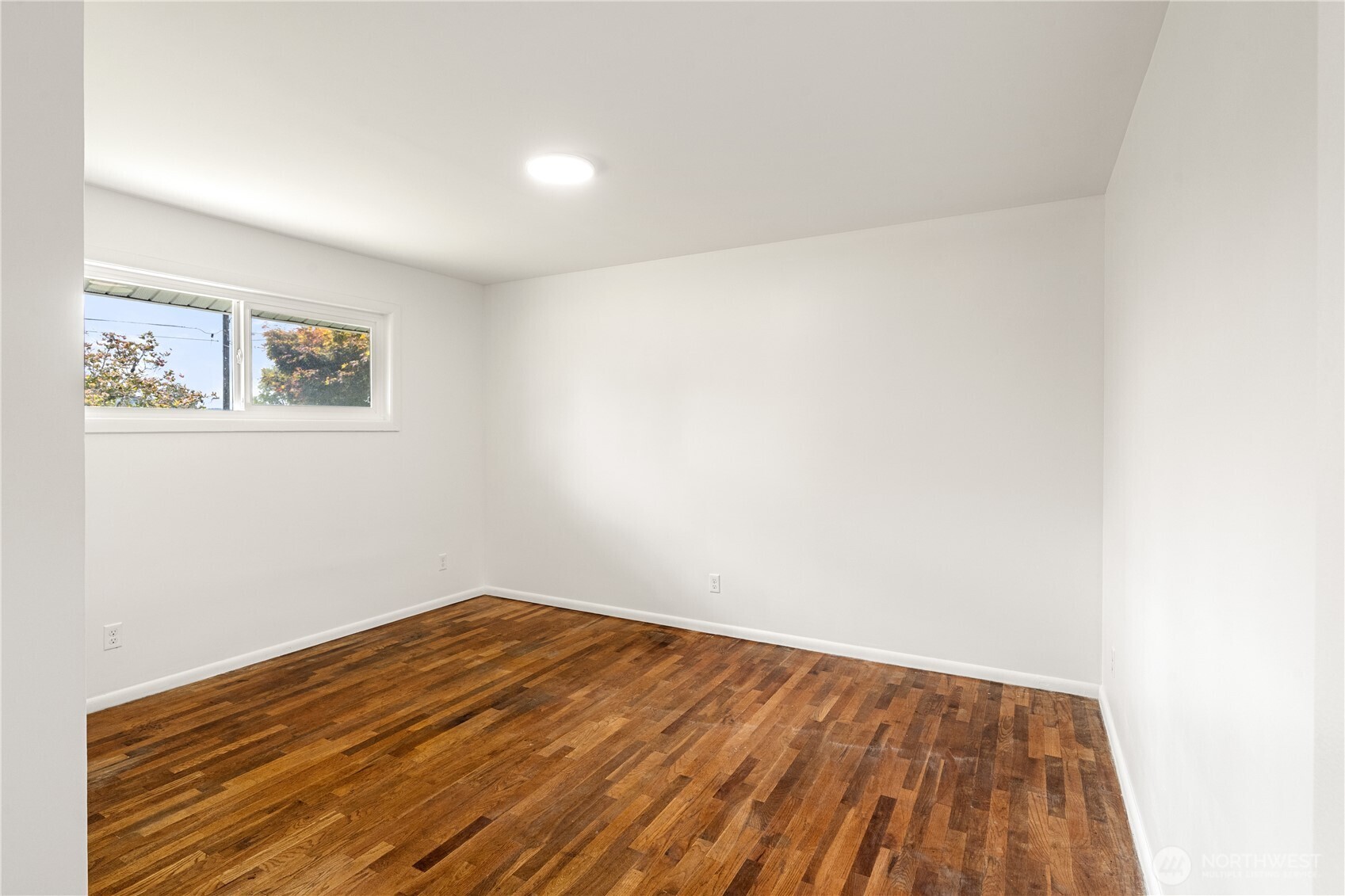 1206 E Park Avenue Property Photo 11