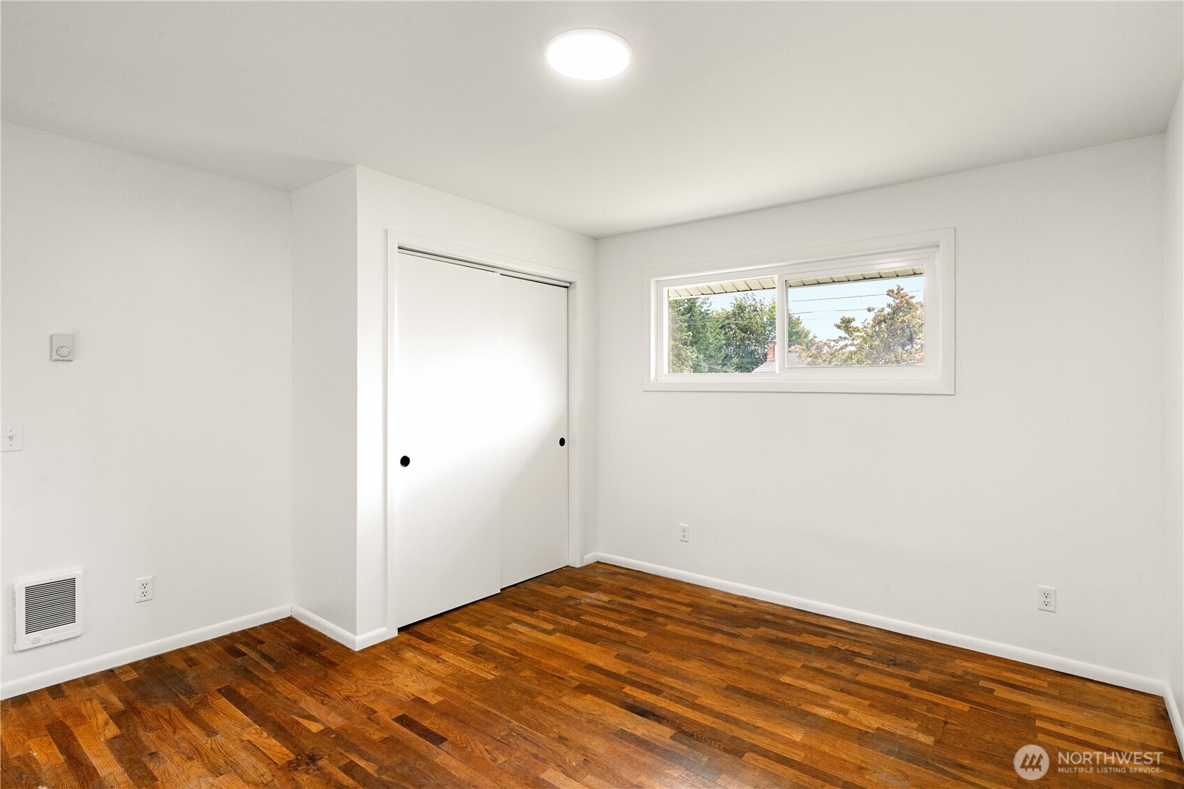 1206 E Park Avenue Property Photo 12