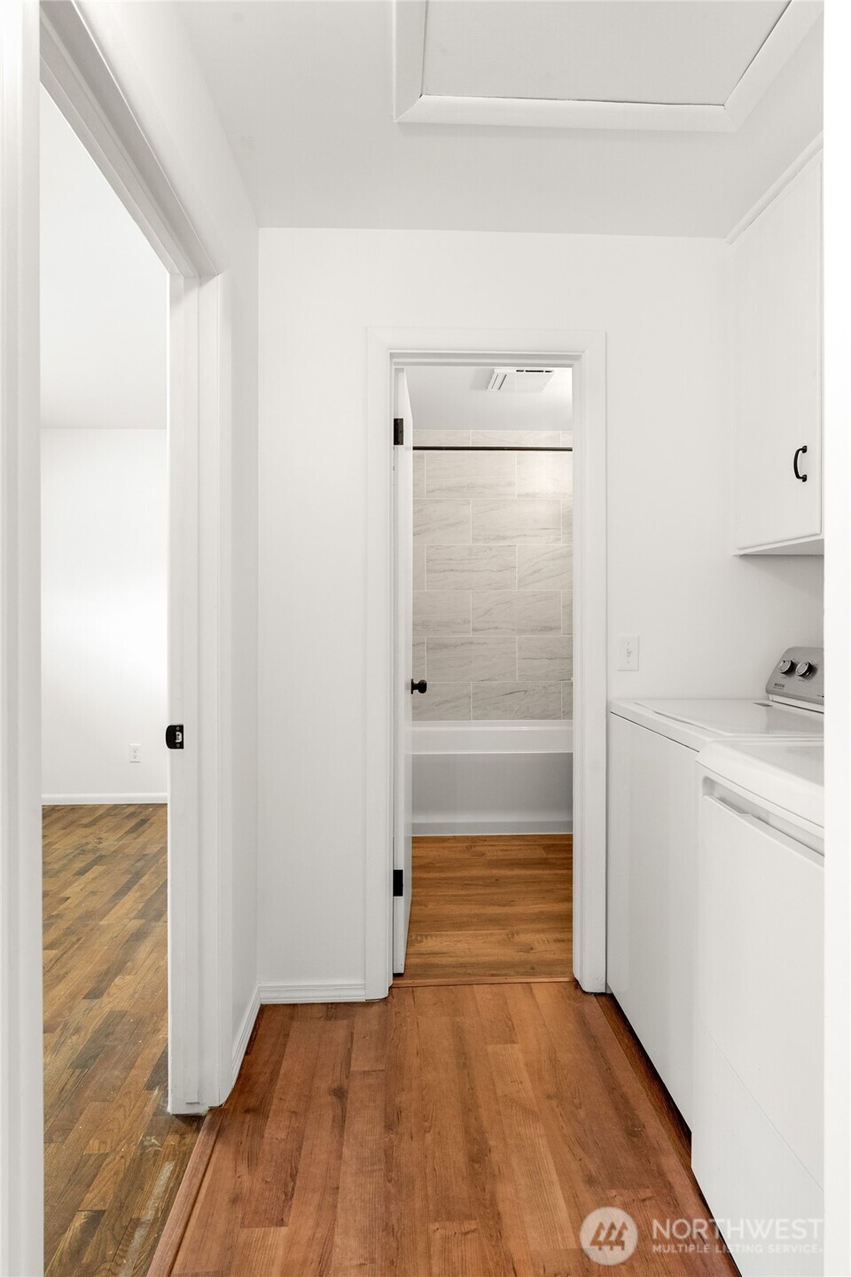 1206 E Park Avenue Property Photo 16