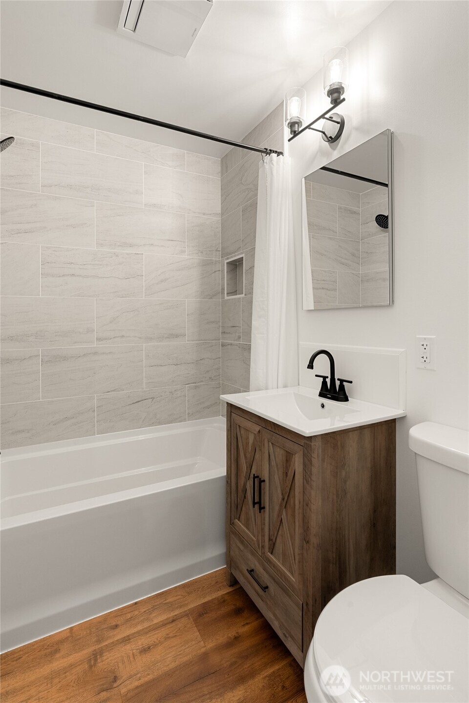 1206 E Park Avenue Property Photo 17