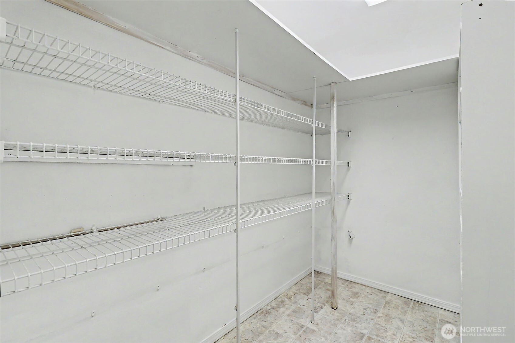 719 Kensington Avenue Property Photo 7