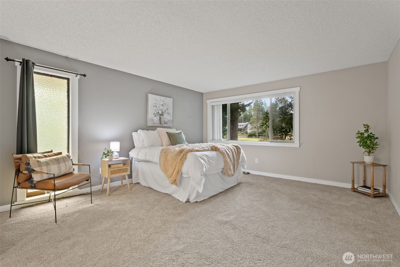 550 E Country Club Drive Property Photo 14