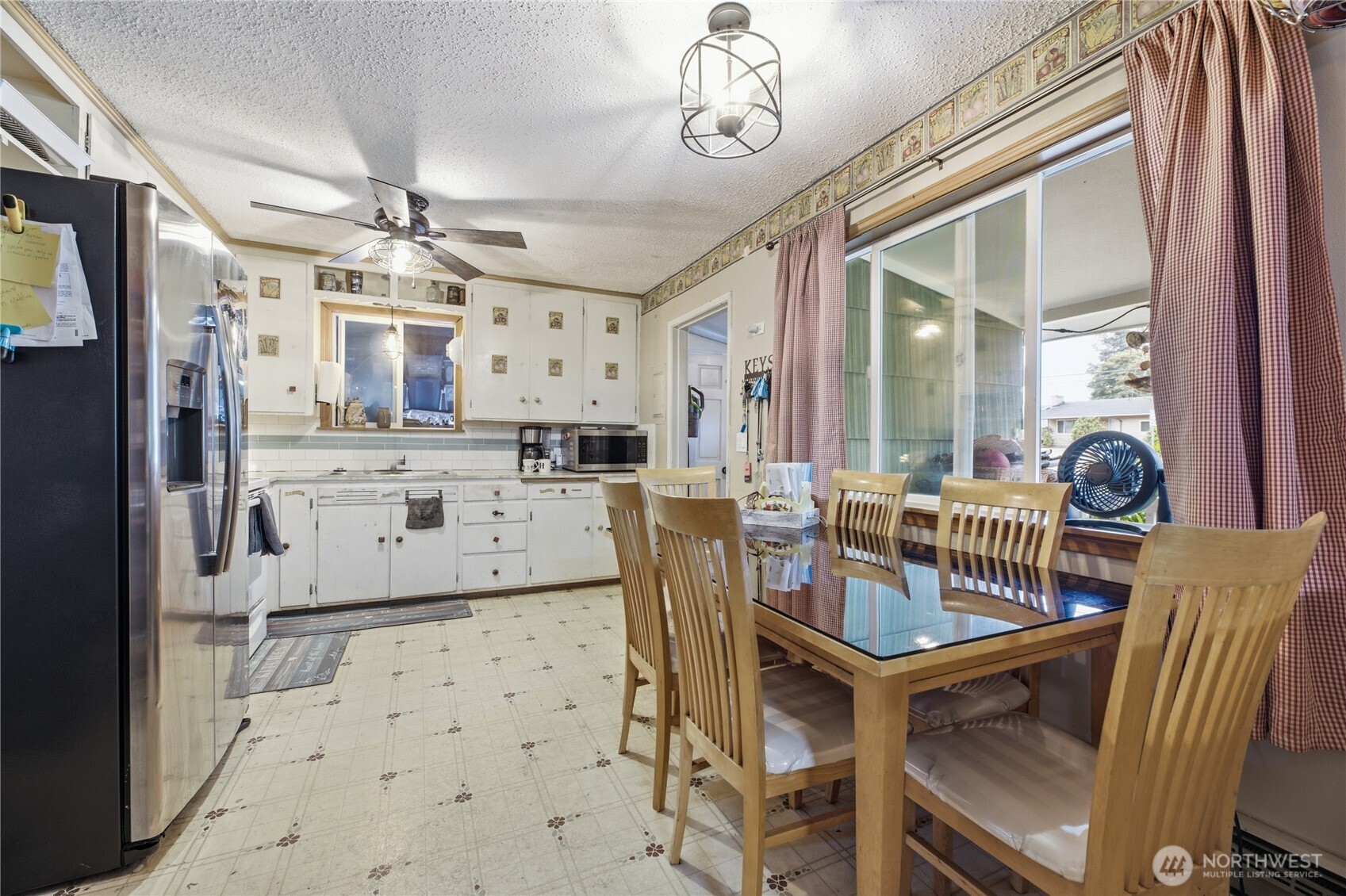 16001 Park Avenue Property Photo 6