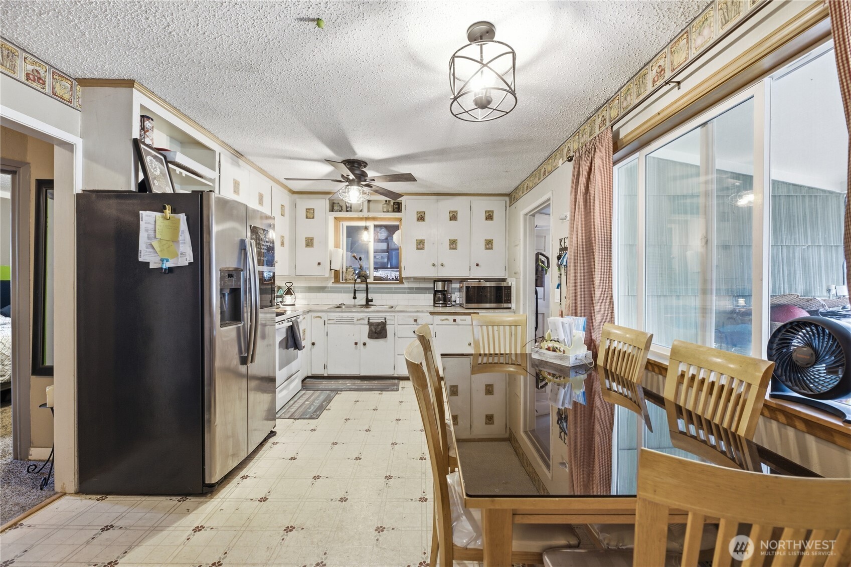 16001 Park Avenue Property Photo 7