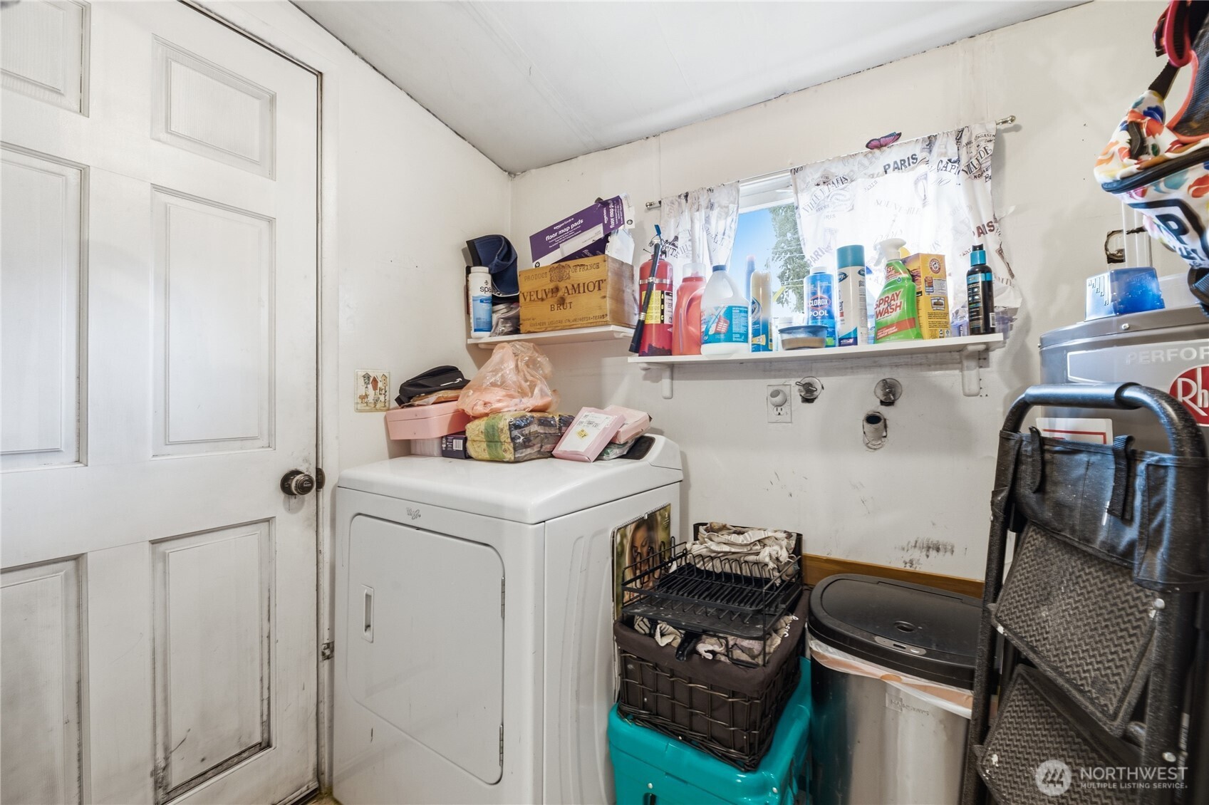 16001 Park Avenue Property Photo 9