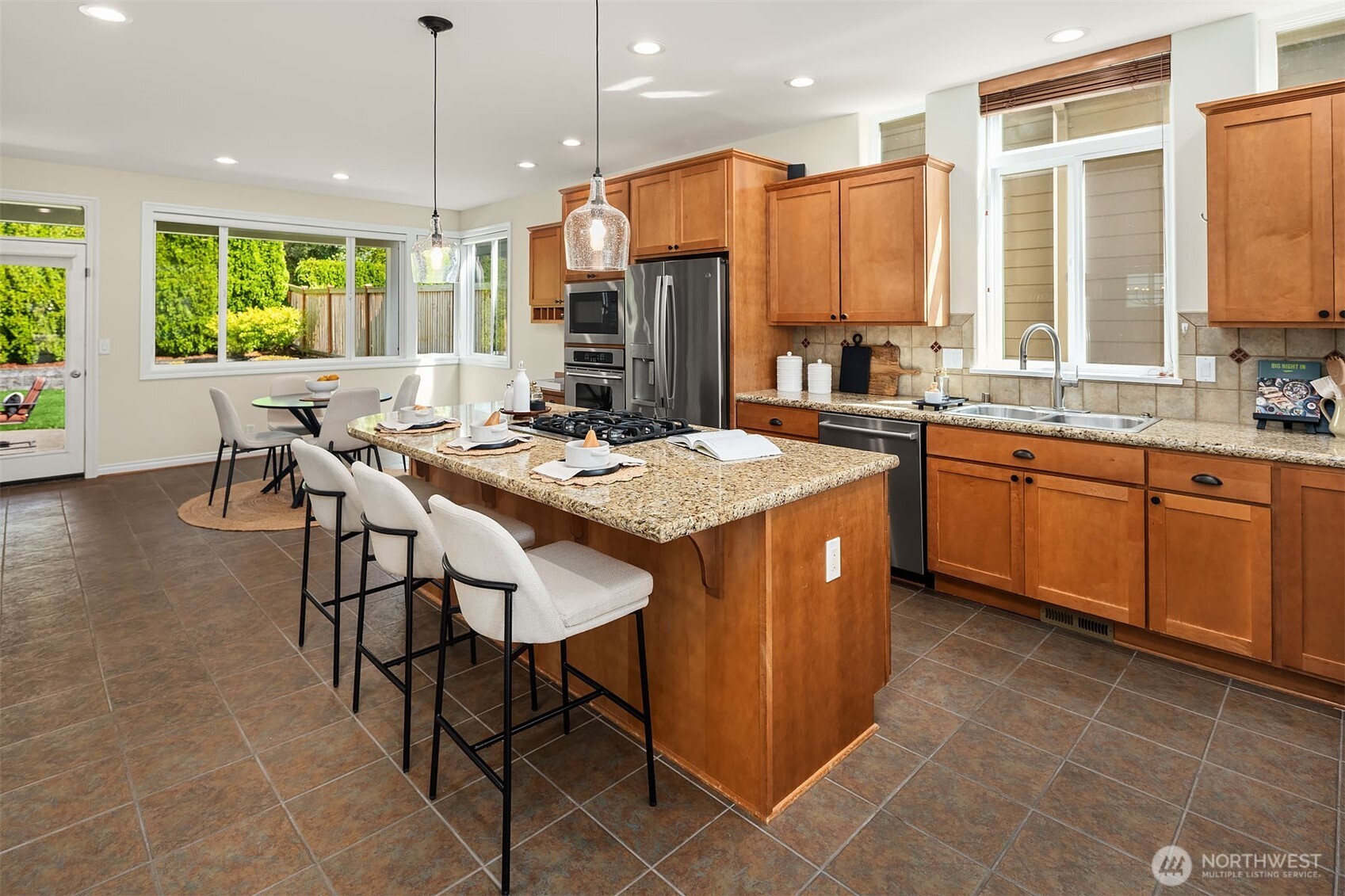 6910 Pinehurst Avenue Property Photo 16