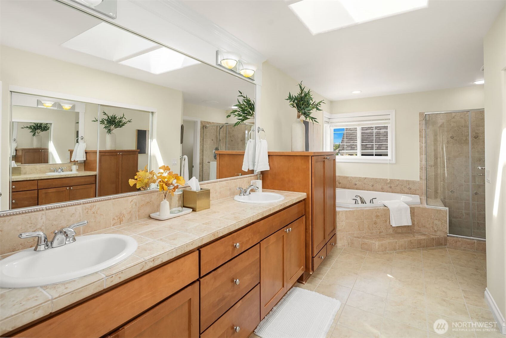 6910 Pinehurst Avenue Property Photo 24