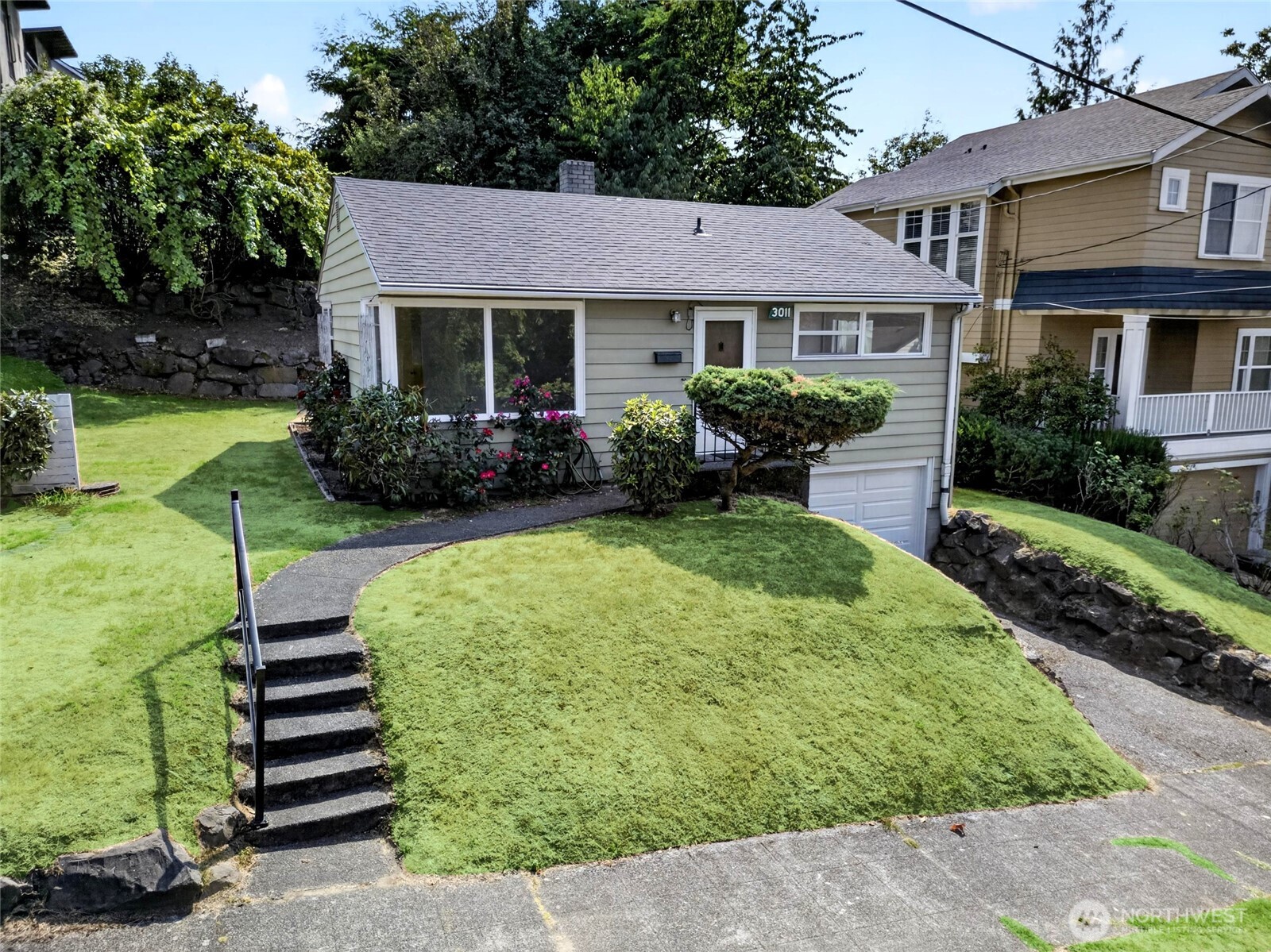 3011 E Pine Street Property Photo 1