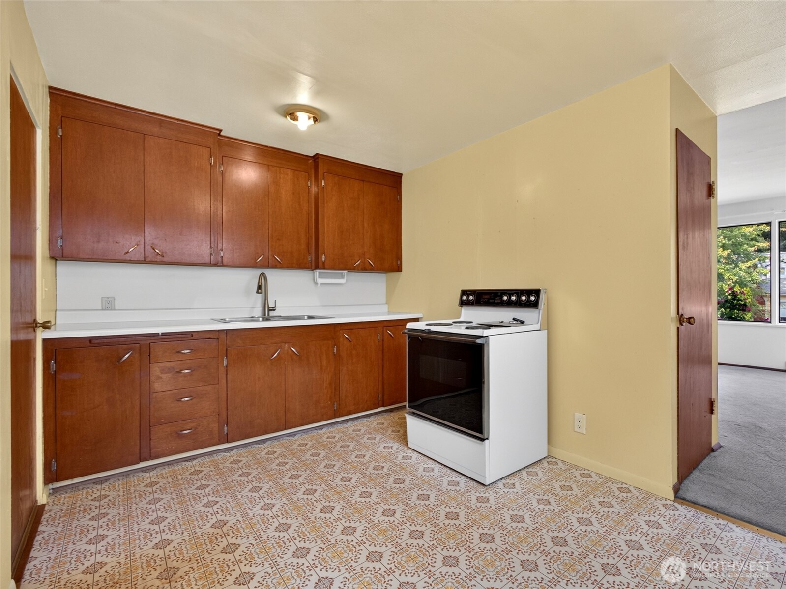 3011 E Pine Street Property Photo 7