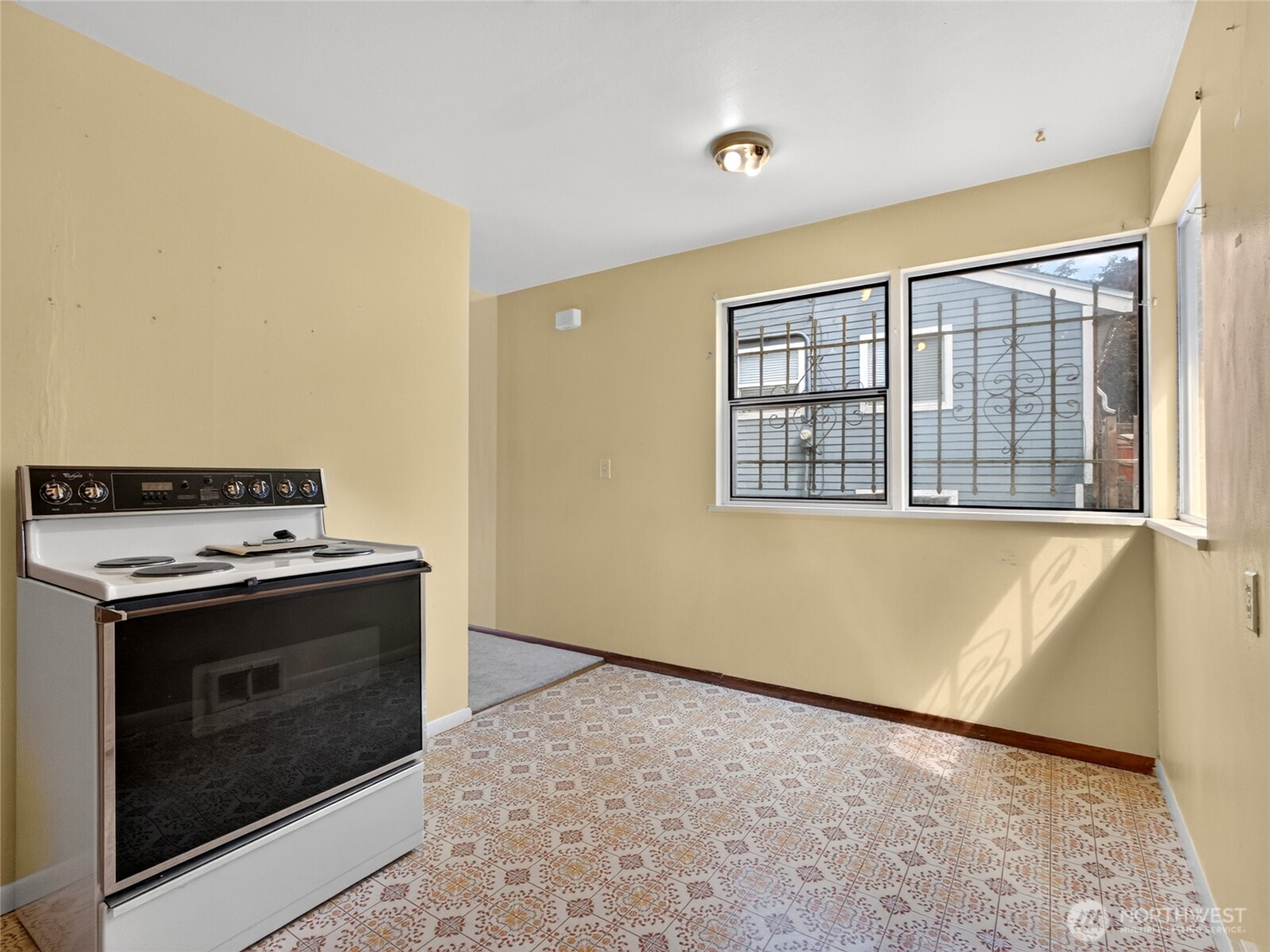 3011 E Pine Street Property Photo 8